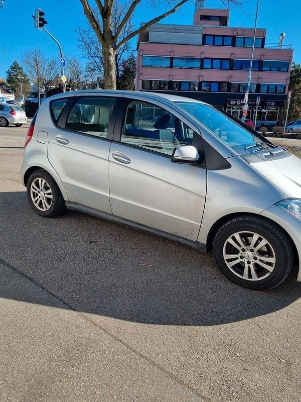 Gebraucht Mercedes A160 95 PS (69 kW) 2012 Silber Van / Kleinbus