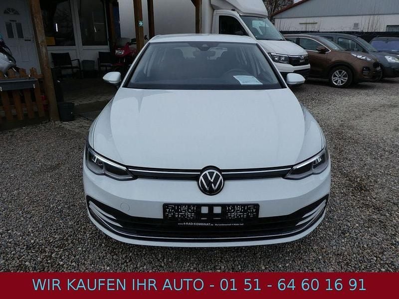 Gebraucht VW Golf VIII Active 150 PS (110 kW) 2021 Weiß Limousine