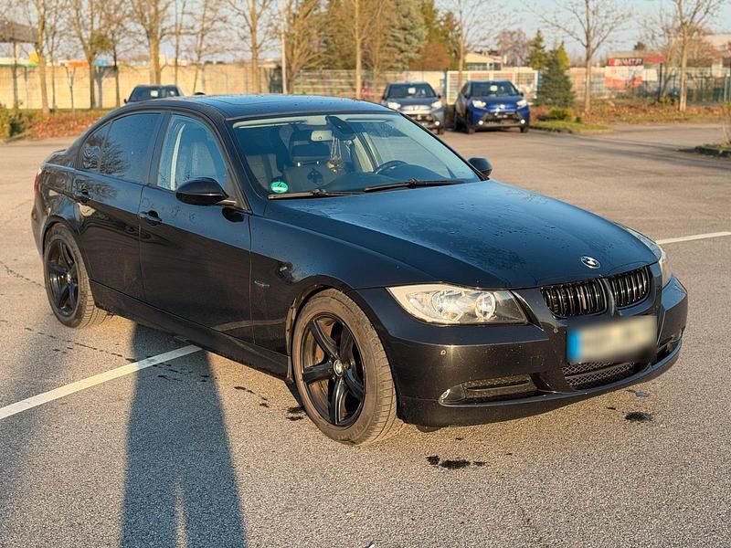 Gebraucht BMW 318 143 PS (105 kW) 2007 Schwarz Limousine