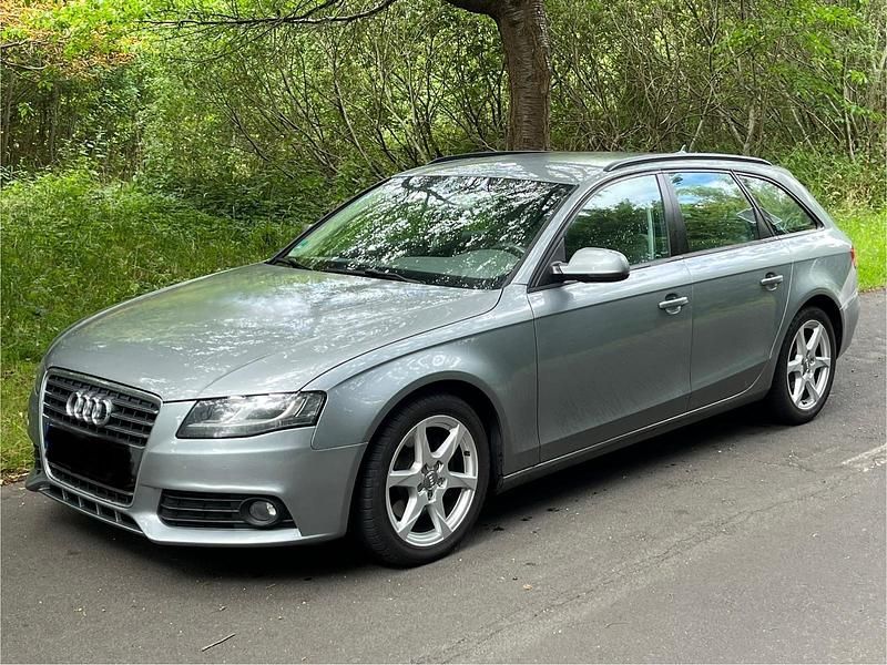 Silber Gebraucht 2011 Audi A4 Kombi | 2.800 € (Superpreis) - Bild 1/4