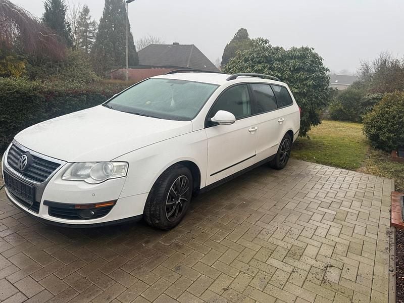 Gebraucht VW Passat 170 PS (125 kW) 2011 Weiß Kombi