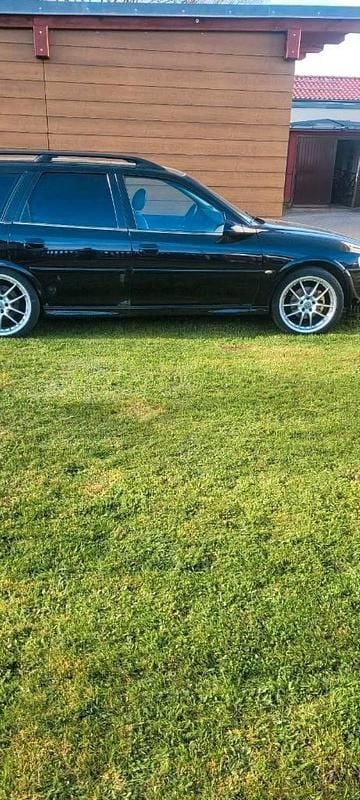 Gebraucht Opel Vectra 147 PS (108 kW) 2002 Schwarz Kombi