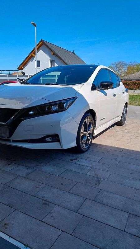 Gebraucht Nissan Leaf 110 kW (150 PS) 2019 Weiß Kleinwagen