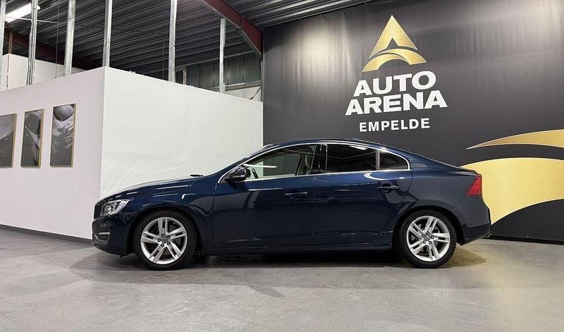 Gebraucht Volvo S60 Summum 254 PS (186 kW) 2014 Blau Limousine