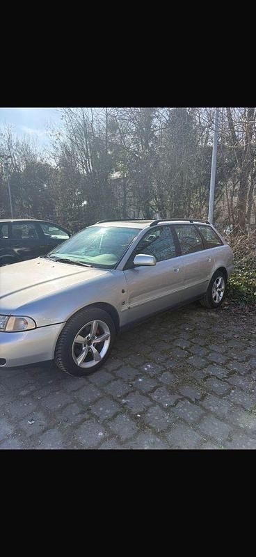 Second-hand Audi A4 90 CP (66 kW) 1998 Argintiu Break