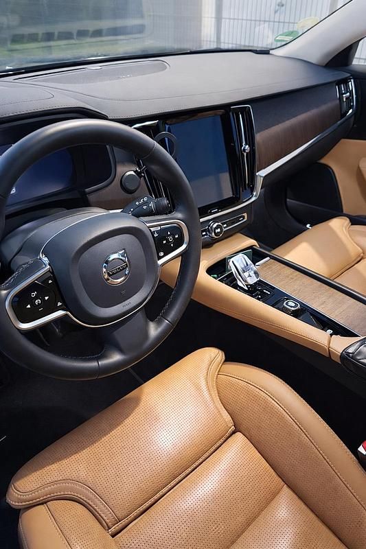 Gebraucht Volvo V90 193 PS (141 kW) 2023 Schwarz Kombi