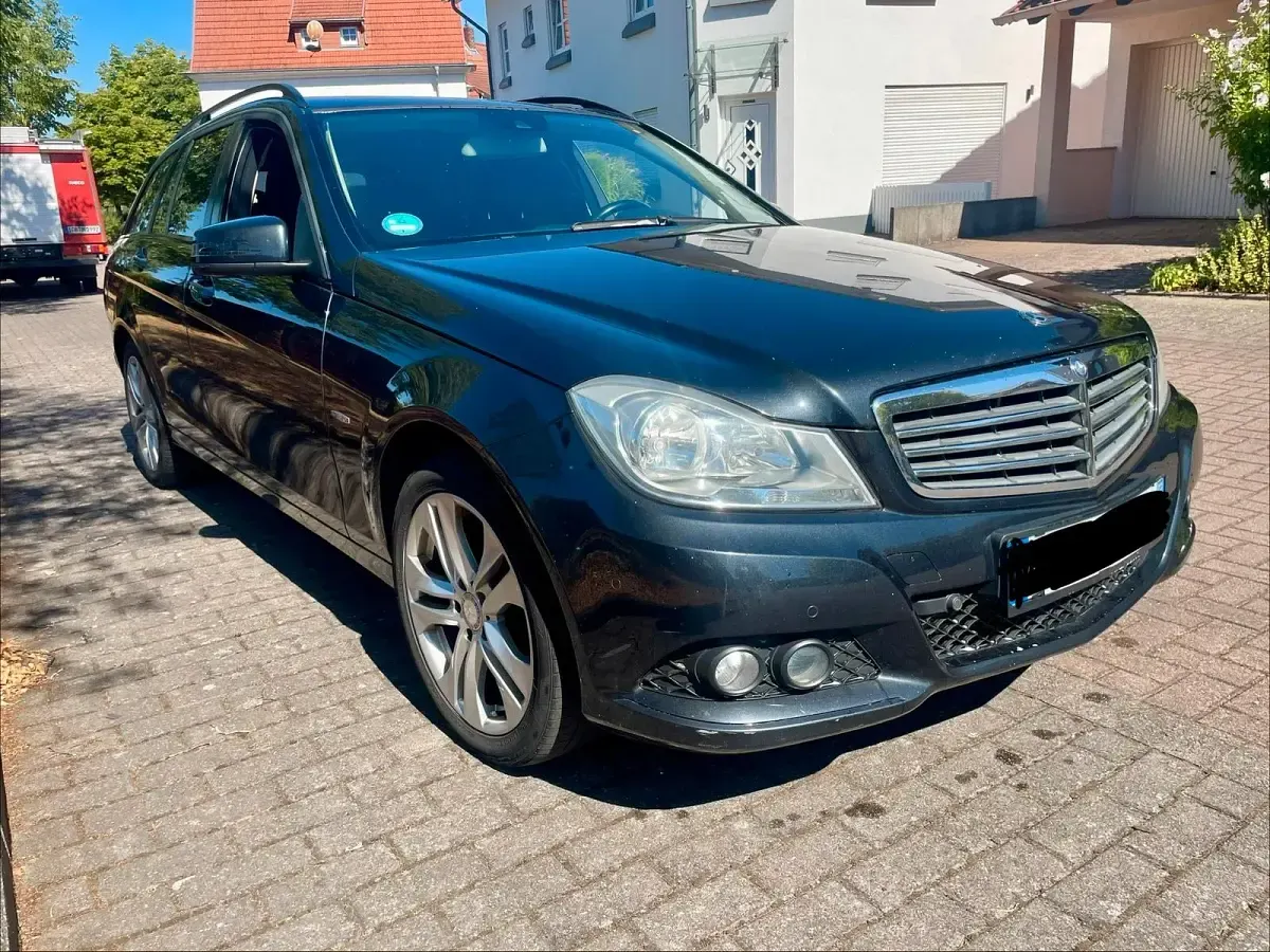Gebraucht Mercedes C220 170 PS (125 kW) 2011 Grau Kombi