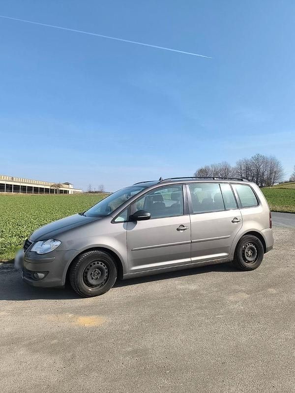 Gebraucht VW Touran 105 PS (77 kW) 2010 Grau Van / Kleinbus