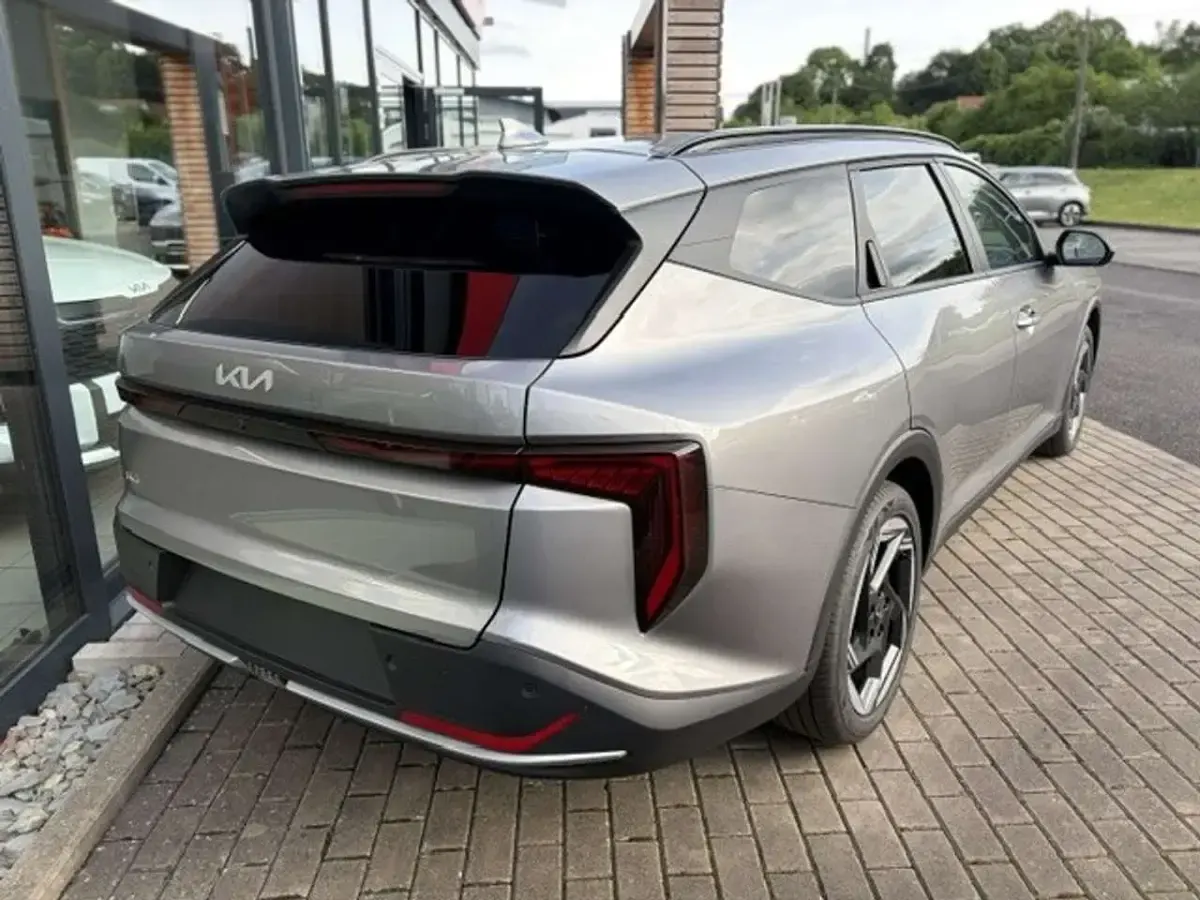 Neu Kia K4 150 PS (110 kW) 2026 Stahl grau Kombi