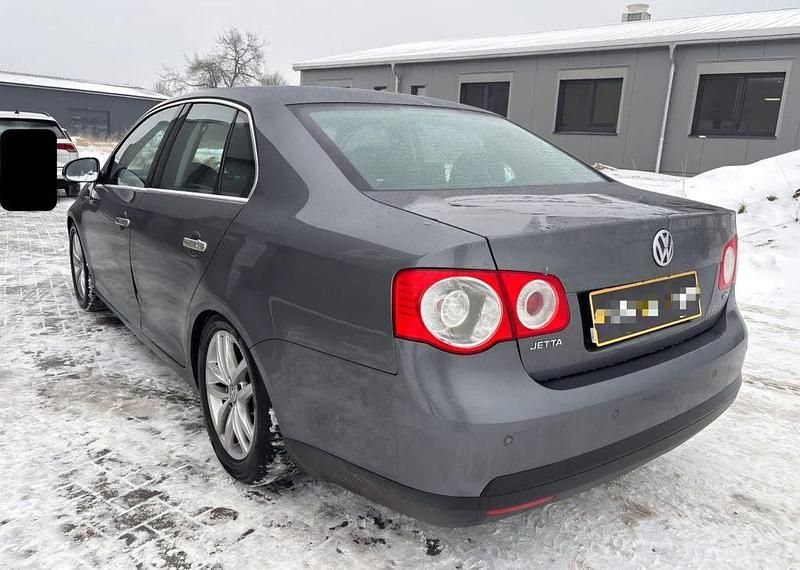 Gebraucht VW Jetta Comfortline 116 PS (85 kW) 2006 Grau Limousine