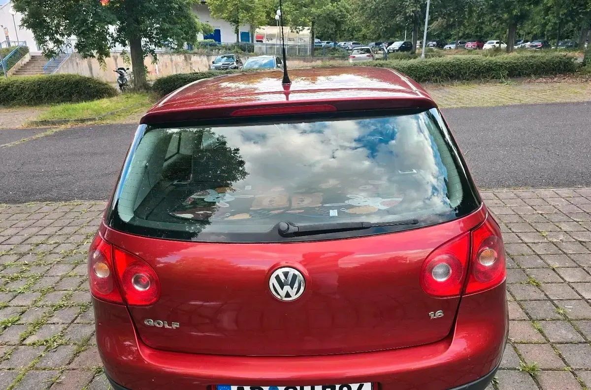 Gebraucht VW Golf V 105 PS (77 kW) 2005 Rot Kleinwagen