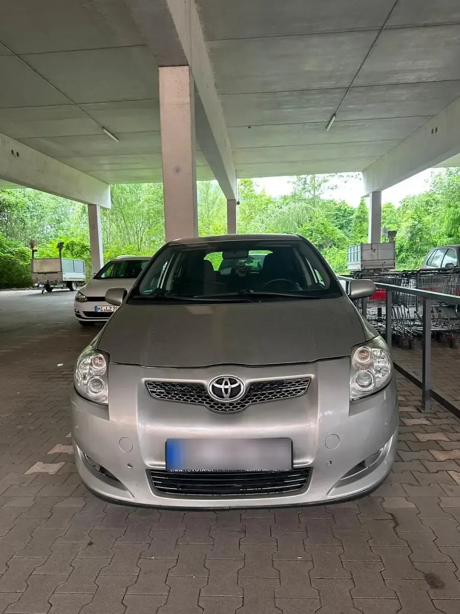 Gebraucht Toyota Auris 134 PS (98 kW) 2009 Grau Kleinwagen