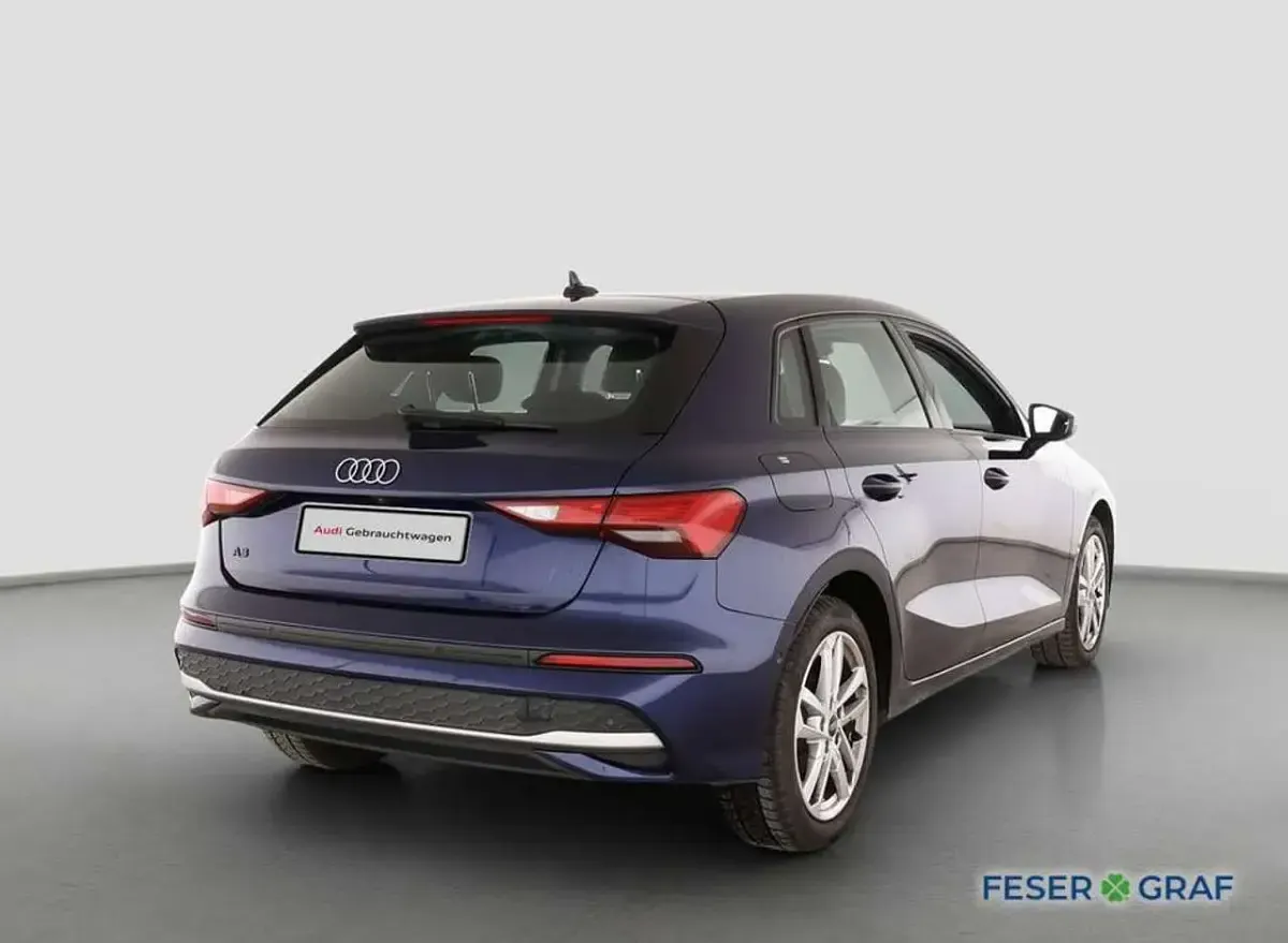 Gebraucht Audi A3 Advanced Plus 150 PS (110 kW) 2025 Navarrablau metallic Limousine