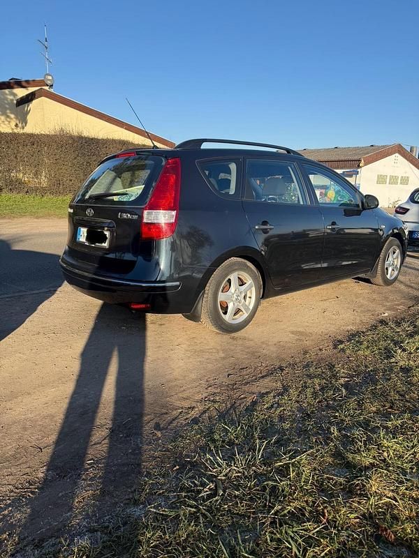 Gebraucht Hyundai i30 110 PS (80 kW) 2009 Schwarz Kombi