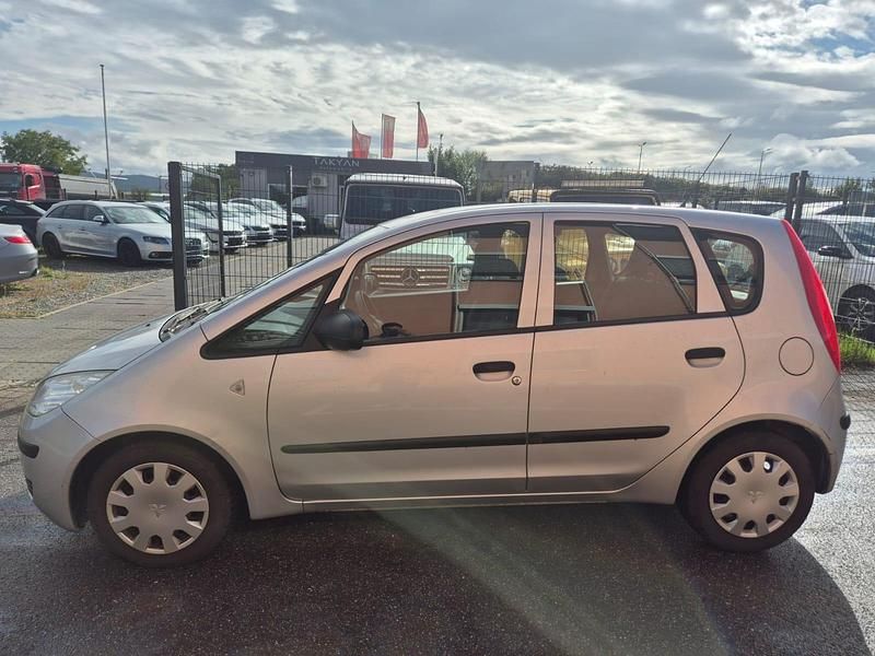 Gebraucht Mitsubishi Colt 95 PS (69 kW) 2009 Silber Limousine