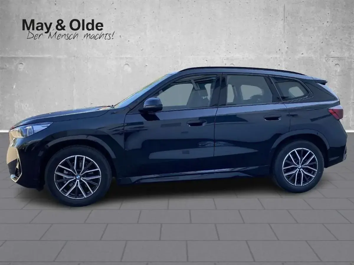 Gebraucht BMW X1 M Sport 136 PS (100 kW) 2025 Black sapphire metallic SUV