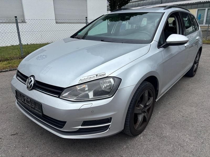 Silber Gebraucht 2014 VW Golf VII Comfortline Kombi | 5.280 € - Bild 1/4