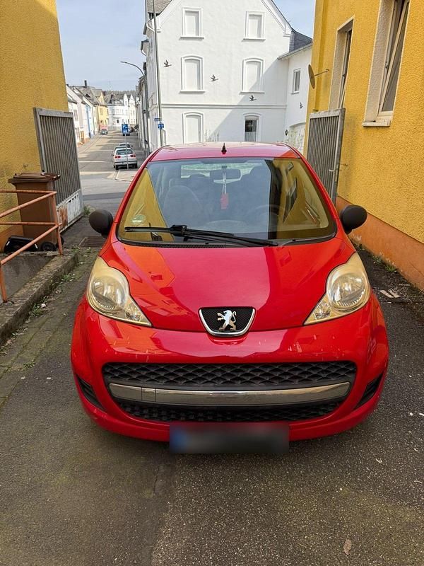 Gebraucht Peugeot 107 68 PS (50 kW) 2010 Rot Kleinwagen