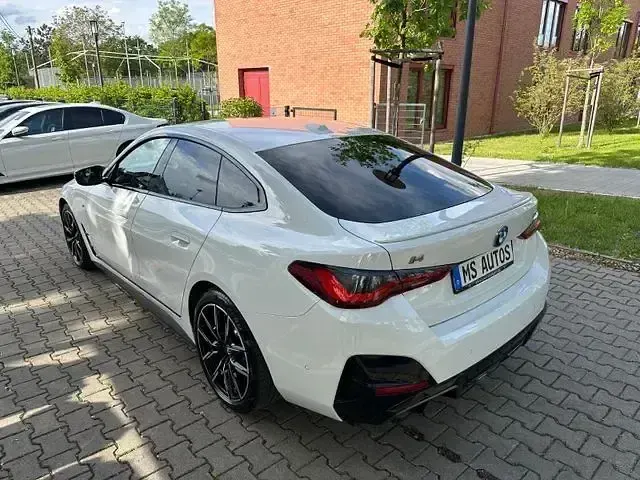 Gebraucht BMW i4 Sport Line 419 kW (571 PS) 2023 Alpinweiss iii Limousine