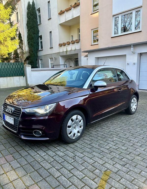 Violet Gebraucht 2011 Audi A1 Ambition Kleinwagen | 8.399 € (Fairer Preis) - Bild 1/4
