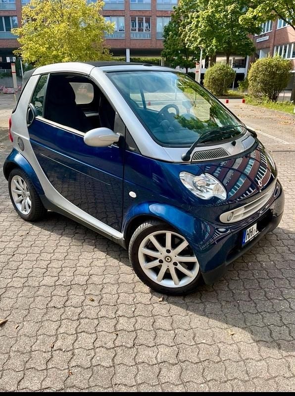 Blau Gebraucht 2005 Smart ForTwo Cabrio Passion Cabrio | 2.999 € (Fairer Preis) - Bild 1/4