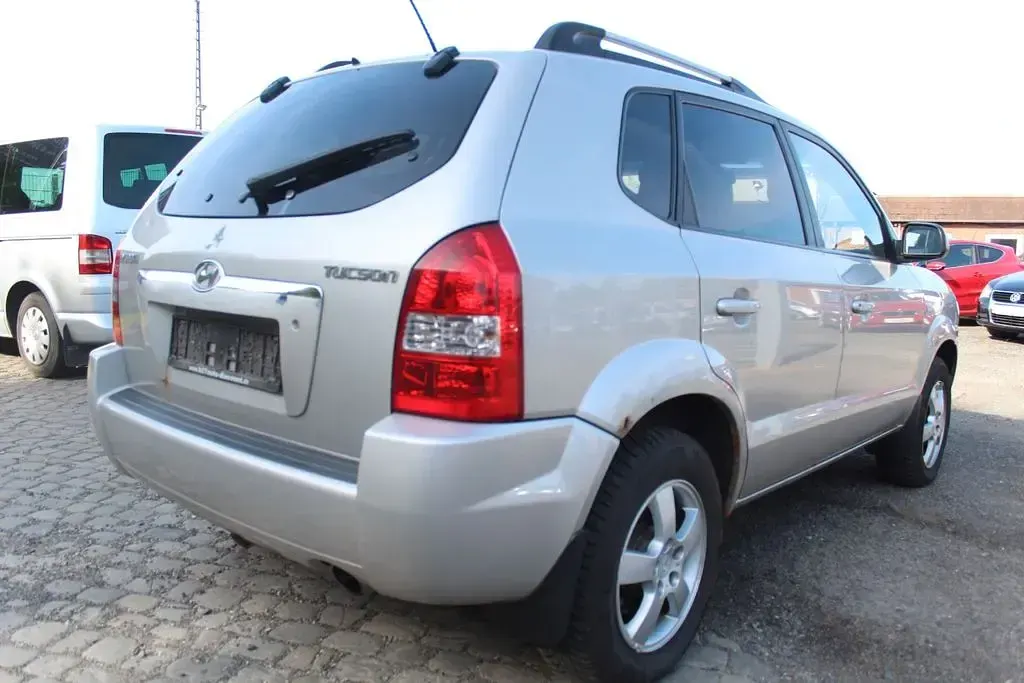 Gebraucht Hyundai Tucson GLS 141 PS (103 kW) 2006 Silber SUV
