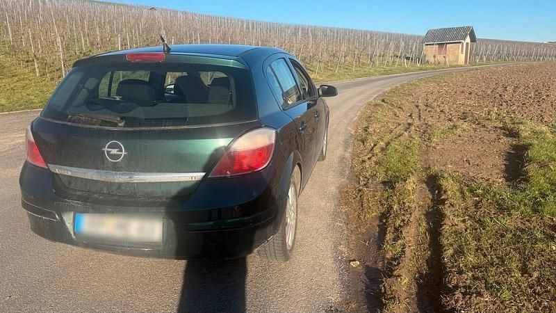 Gebraucht Opel Astra 101 PS (74 kW) 2005 Grün Kleinwagen