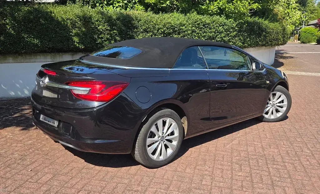 Gebraucht Opel Cascada Edition 140 PS (102 kW) 2016 Schwarz Cabrio