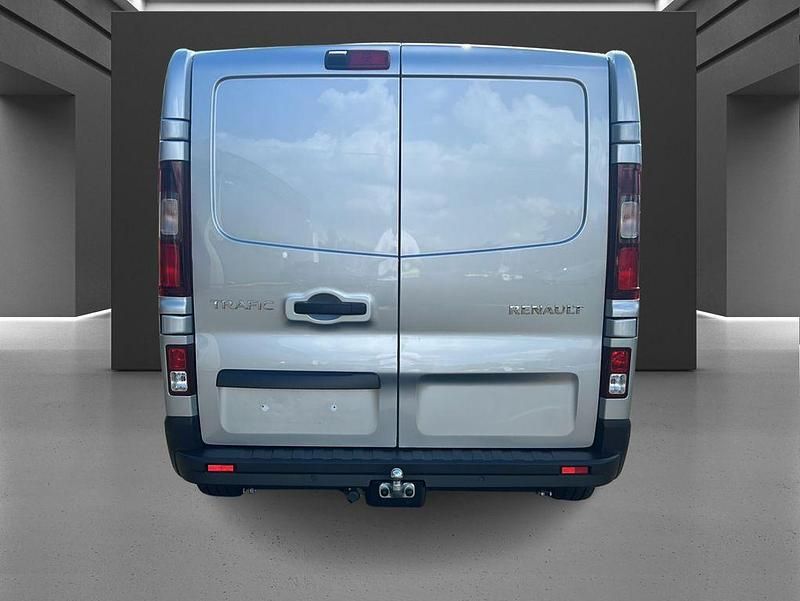 Neu Renault Trafic 170 PS (125 kW) 2025 Kqa silber Van / Kleinbus