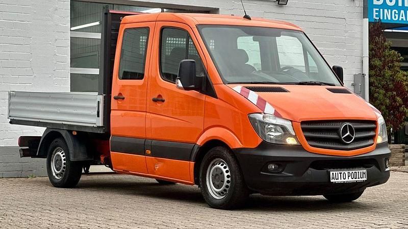 Gebraucht Mercedes Sprinter 143 PS (105 kW) 2017 Orange Van