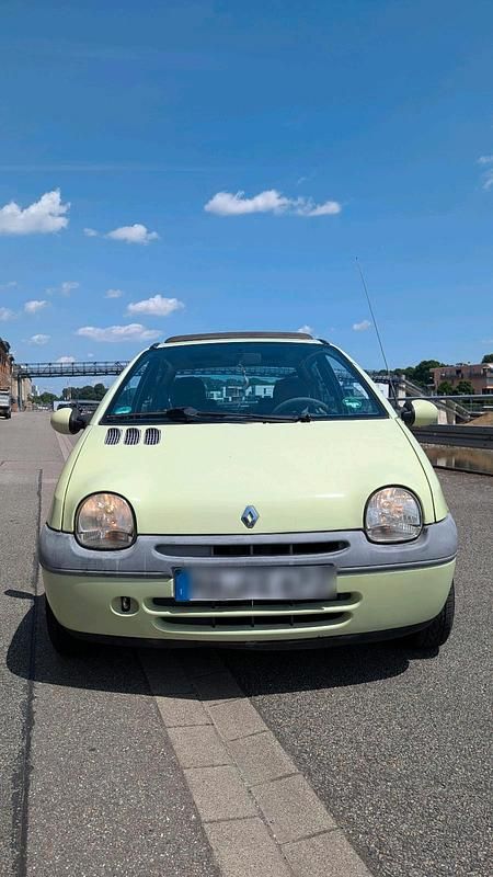 Grün Gebraucht 2006 Renault Twingo Kleinwagen | 300 € - Bild 1/4