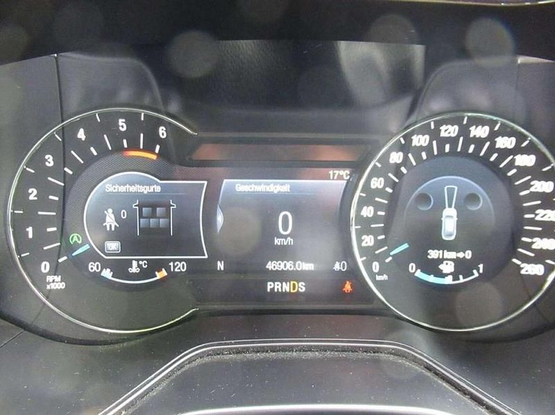 Gebraucht Ford Mondeo Titanium 150 PS (110 kW) 2022 Obsidianschwarz metallic Kombi