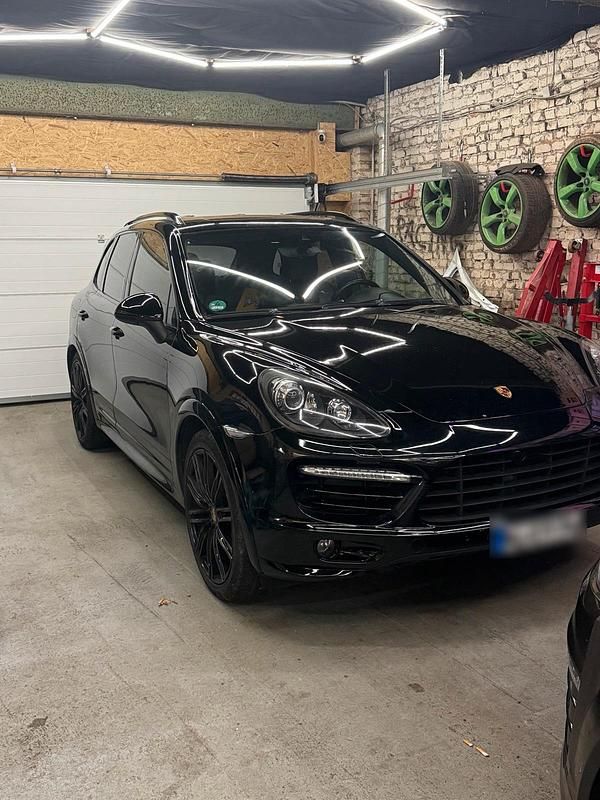 Schwarz Gebraucht 2013 Porsche Cayenne GTS SUV | 18.000 € (Superpreis) - Bild 1/4