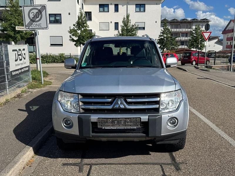 Silber Gebraucht 2008 Mitsubishi Pajero Intense SUV | 9.990 € (Superpreis) - Bild 1/4