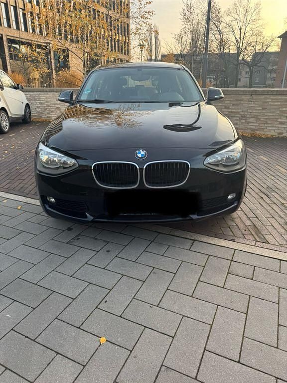 Schwarz Gebraucht 2015 BMW 114 Advantage Kleinwagen | 7.400 € (Fairer Preis) - Bild 1/4