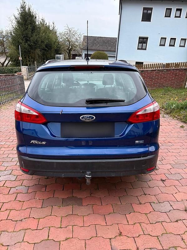 Gebraucht Ford Focus 2012 Blau Kombi