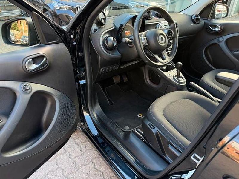 Gebraucht Smart ForFour Passion 71 PS (52 kW) 2019 Schwarz Kleinwagen
