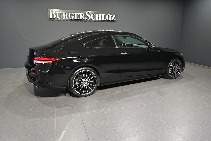 Gebraucht Mercedes C300 AMG 258 PS (189 kW) 2022 Unilack schwarz uni Coupé