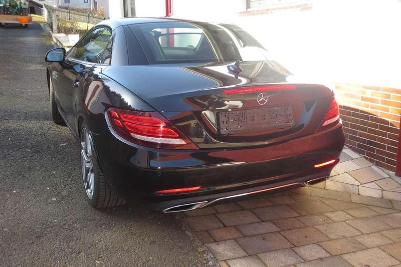Gebraucht Mercedes SLC200 184 PS (135 kW) 2017 Schwarz Cabrio