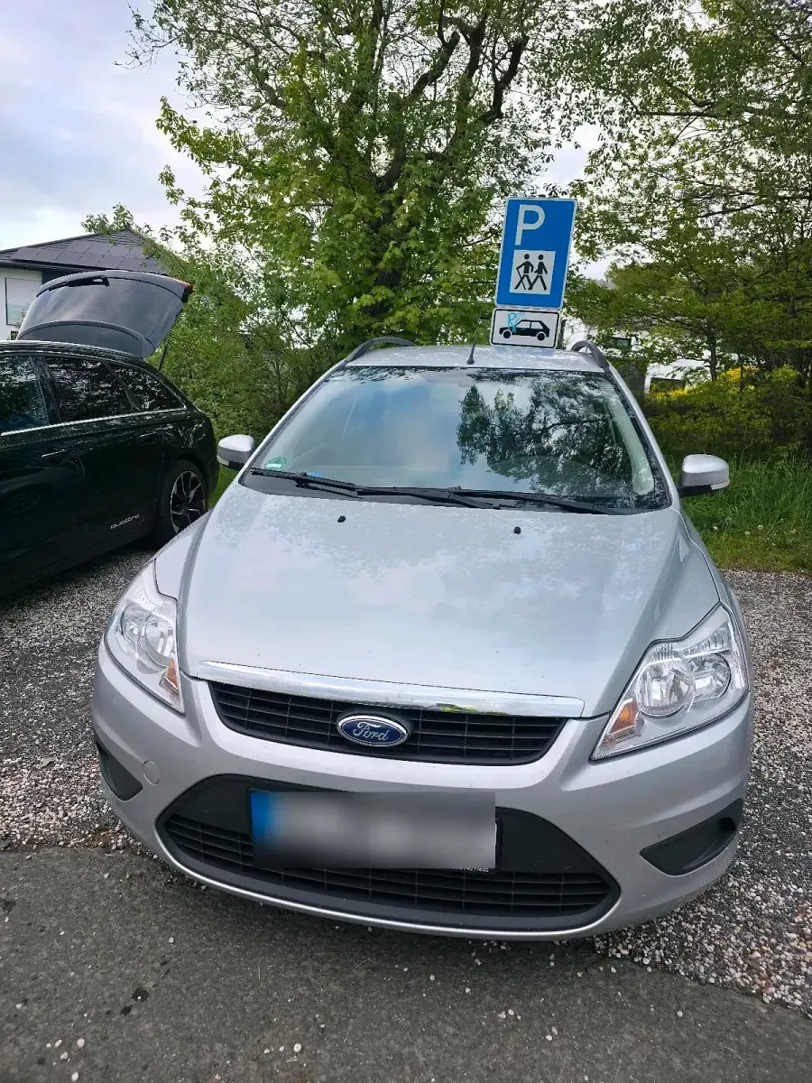Gebraucht Ford Focus 105 PS (77 kW) 2011 Silber Kombi