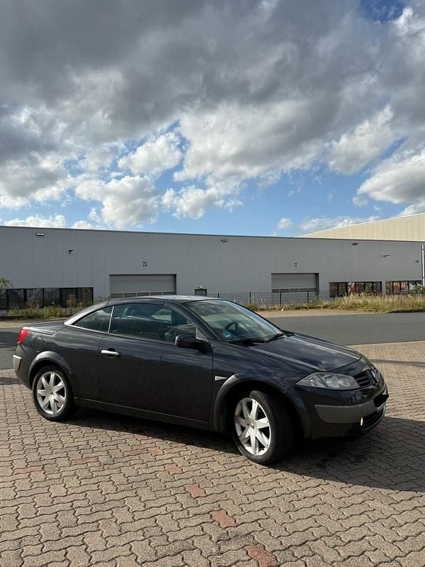 Grau Gebraucht 2005 Renault Mégane Cabriolet Cabrio | 1.600 € (Fairer Preis) - Bild 1/4