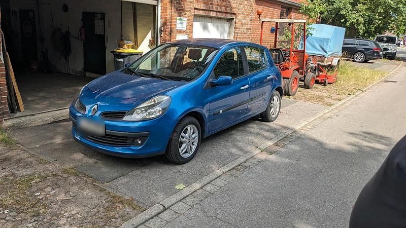 Blau Gebraucht 2005 Renault Clio II Kleinwagen | 1.498 € - Bild 1/4