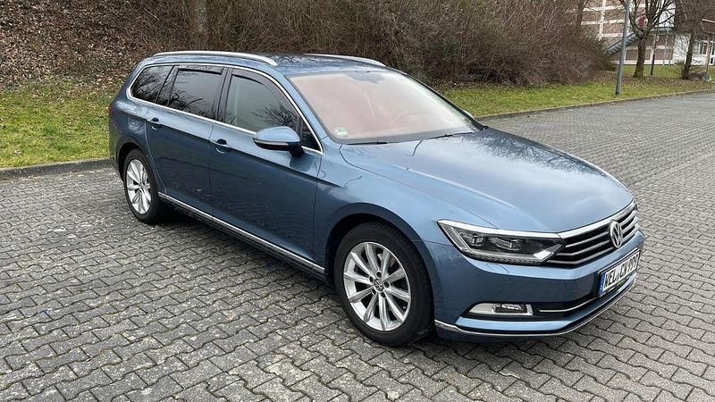Gebraucht VW Passat Highline 150 PS (110 kW) 2015 Blau Kombi