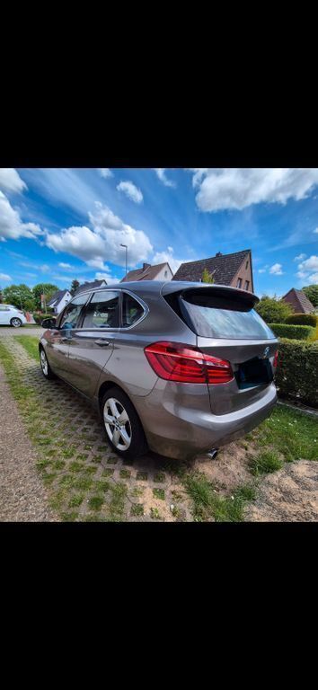 Grau Gebraucht 2015 BMW 220 Active Tourer Van / Kleinbus | 13.500 € (Guter Preis) - Bild 1/4
