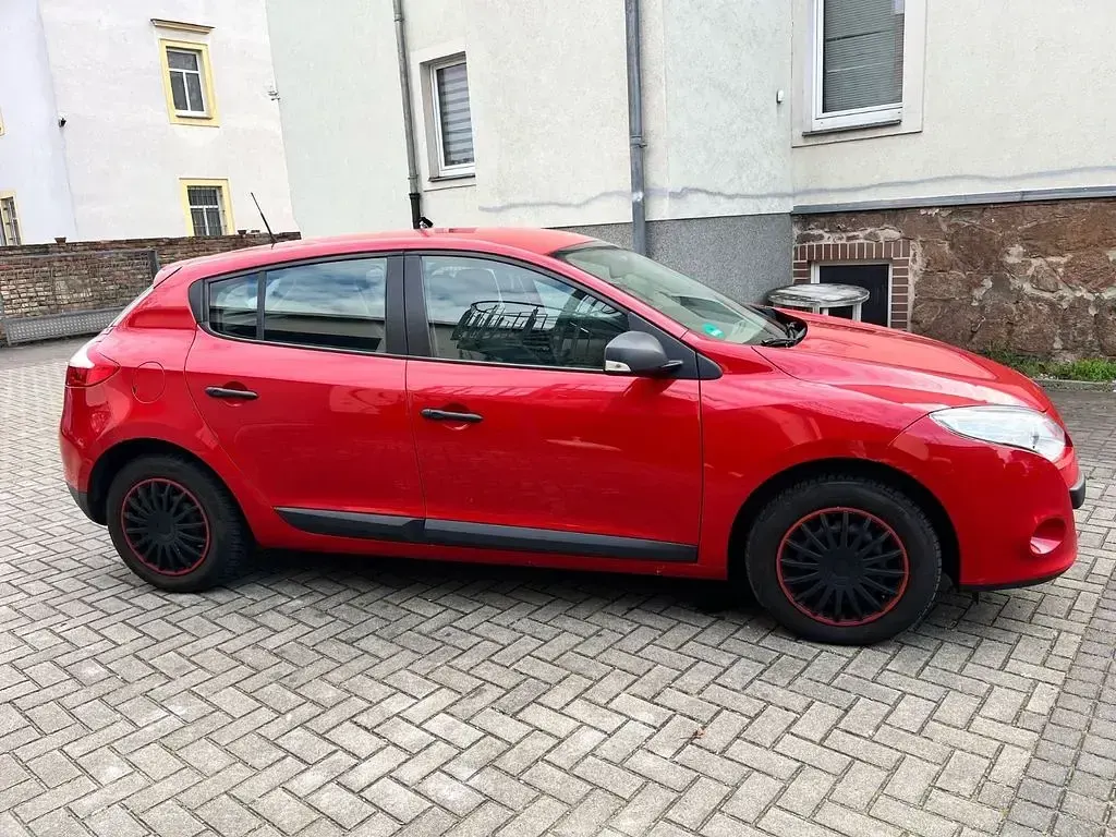 Gebraucht Renault Mégane III 101 PS (74 kW) 2010 Rot Limousine