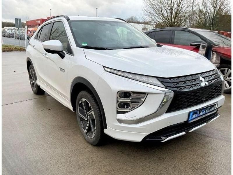 Gebraucht Mitsubishi Eclipse Cross Plus 188 PS (138 kW) 2022 Weiß SUV