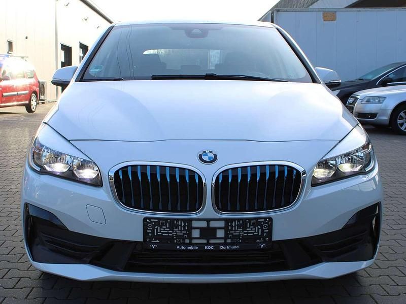 Gebraucht BMW 225 Advantage 136 PS (100 kW) 2018 Mineralweiss metallic Van / Kleinbus