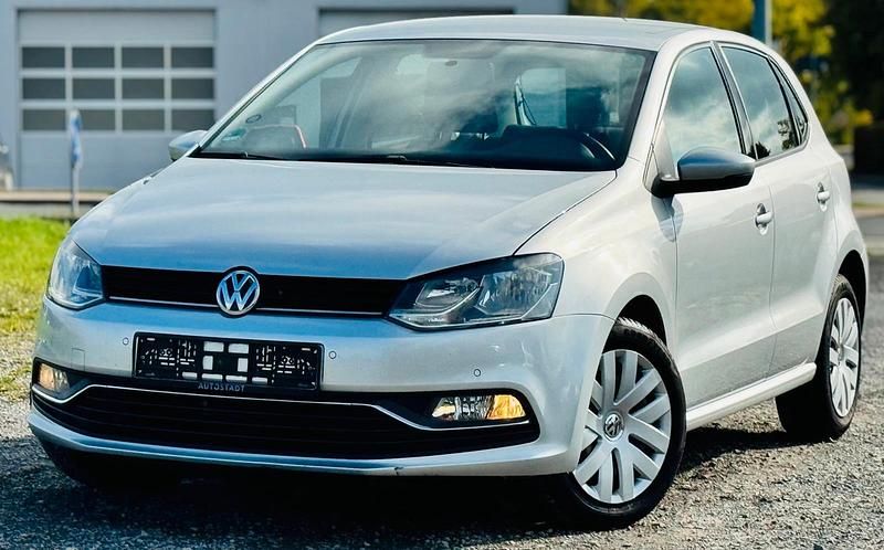 Silber Gebraucht 2014 VW Polo Limousine | 3.900 € (Fairer Preis) - Bild 1/4