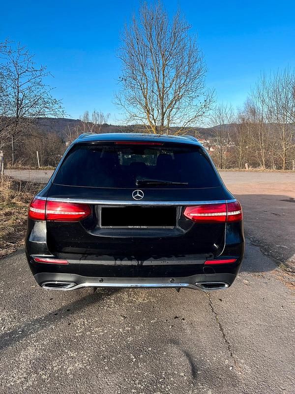 Gebraucht Mercedes E220 AMG 190 PS (139 kW) 2017 Schwarz Kombi