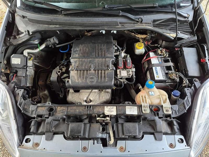 Gebraucht Fiat Punto Dynamic 77 PS (56 kW) 2007 Chemical grau Kleinwagen